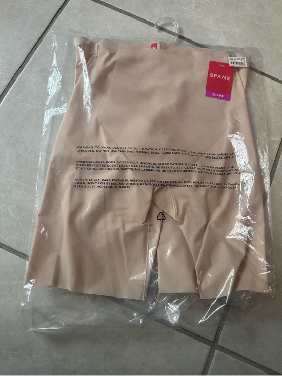SPANX Other - SPANX Soft Nude Shaping Shorts-NWT